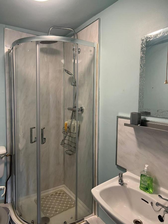 Topzy-Turvy - 1 Bedroom Apartment Swansea Kültér fotó